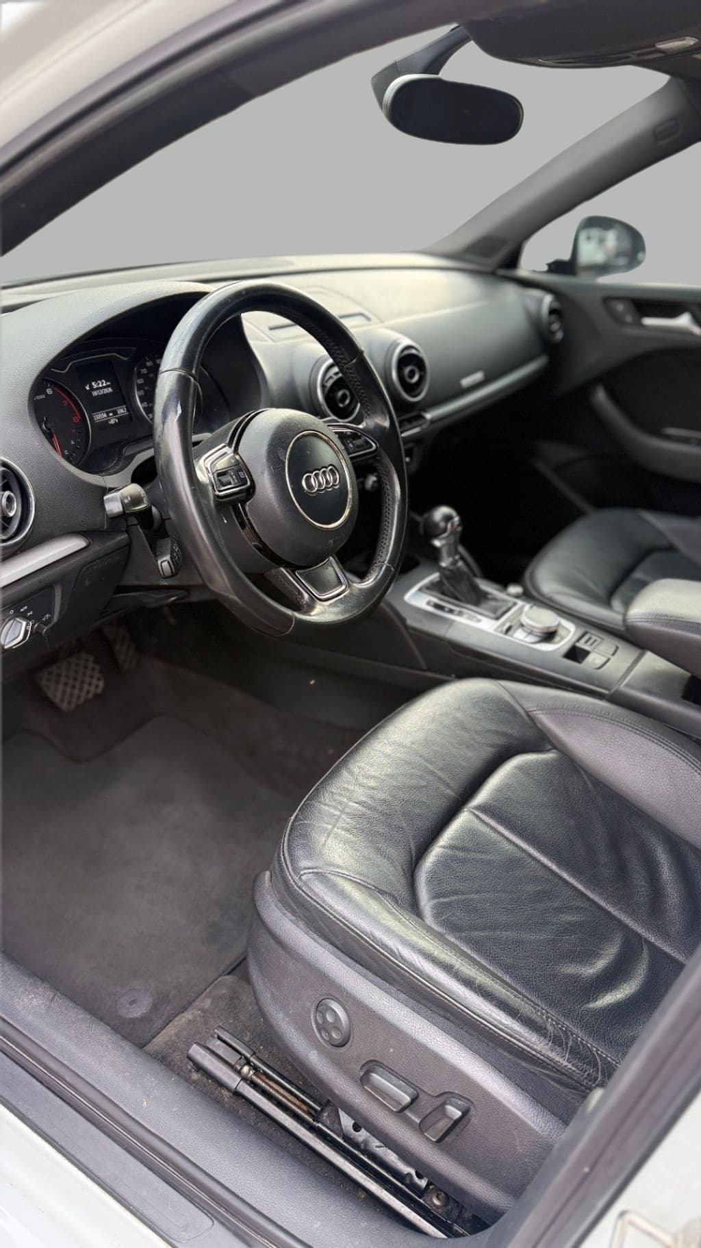 Vehicle photo